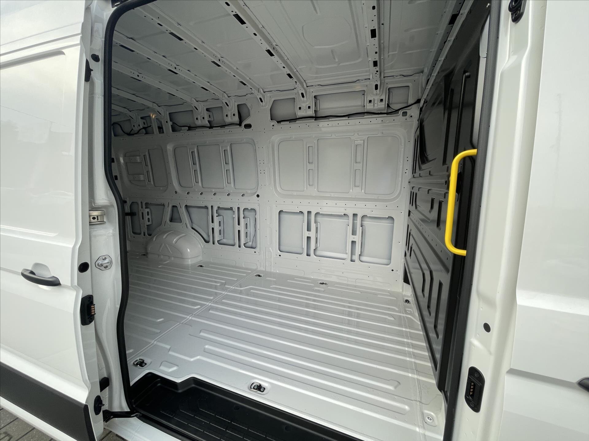 Volkswagen Crafter Skříň 2,0 l 103 kw