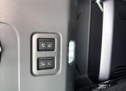 Land Rover Defender SUV / Terénní 4,4 l 467 kw