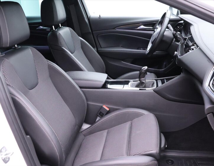 Opel Insignia Kombi 2,0 l 128 kw