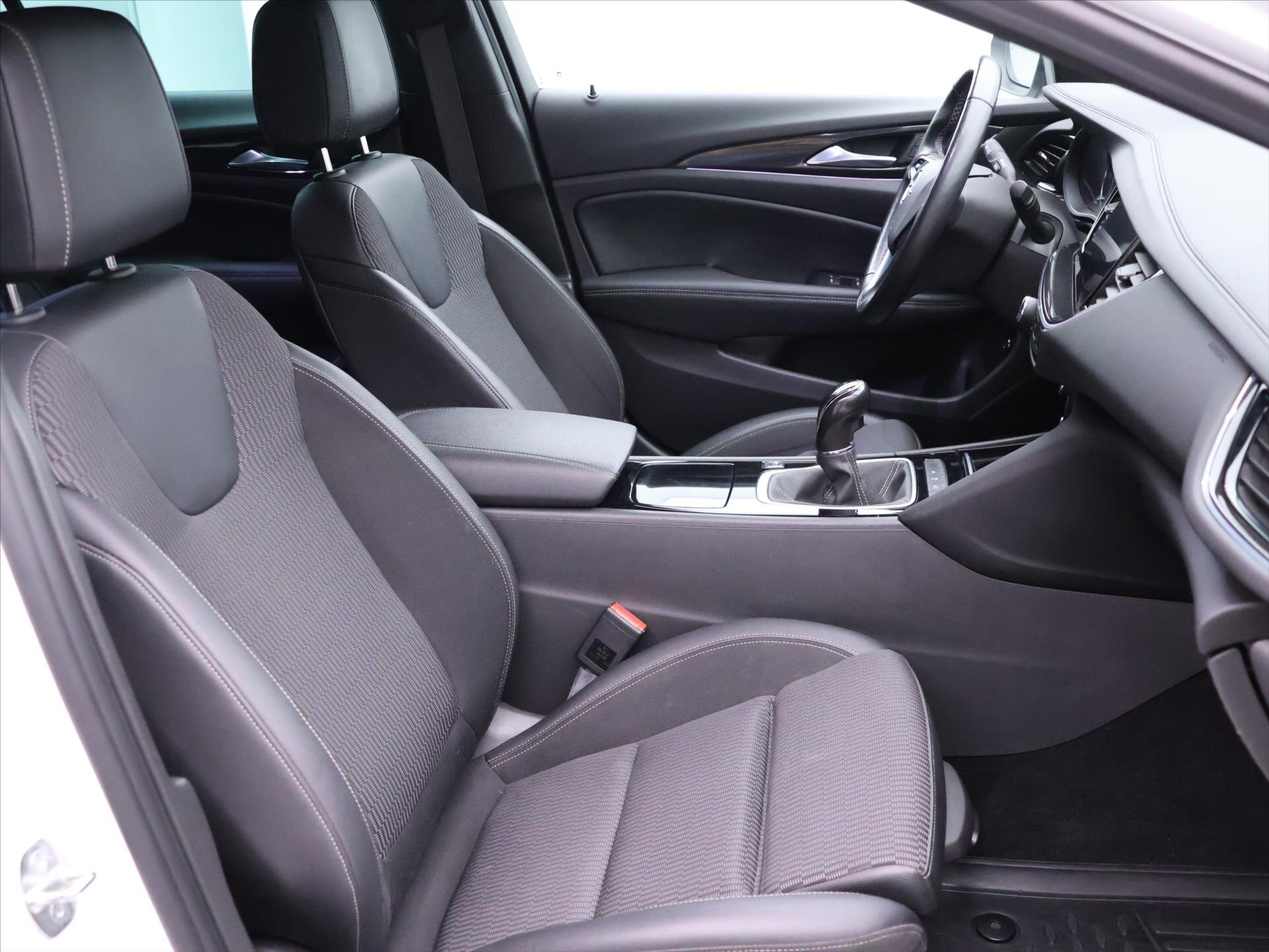 Opel Insignia Kombi 2,0 l 128 kw