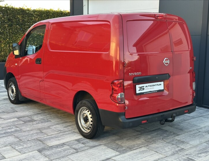 Nissan NV200 8