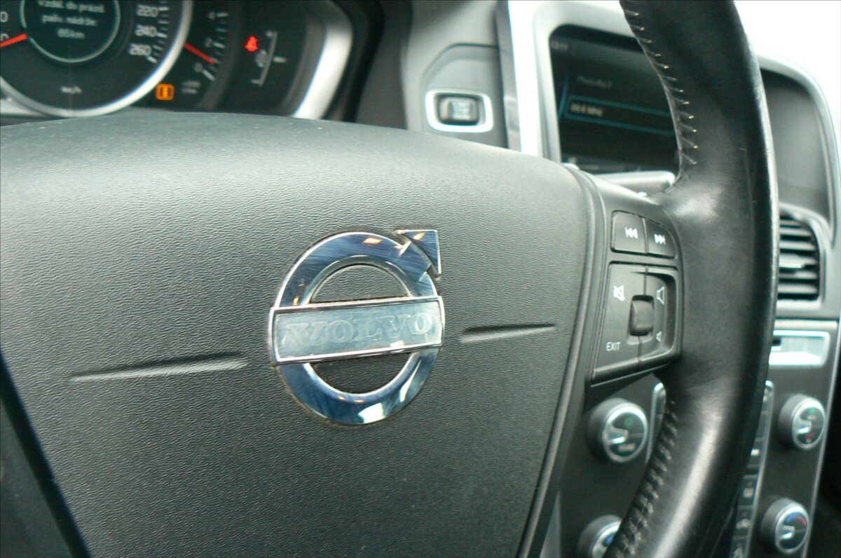 Volvo XC60 SUV 2,4 l 120 kw