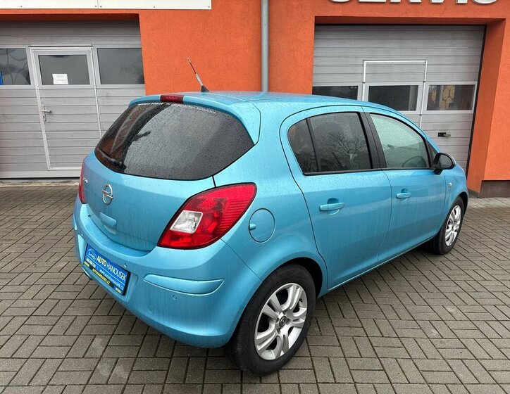 Opel Corsa Hatchback 1,4 l 64 kw