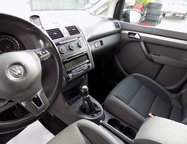 Volkswagen Touran 24