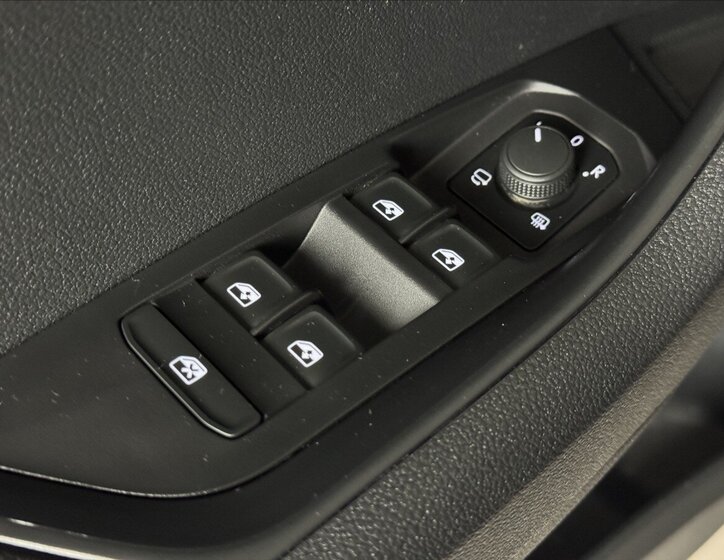 Škoda Karoq SUV / Terénní 2,0 l 85 kw