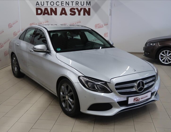 Mercedes-Benz Třídy C Sedan / Limuzína 2,1 l 125 kw