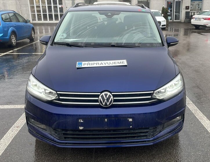 Volkswagen Touran 1
