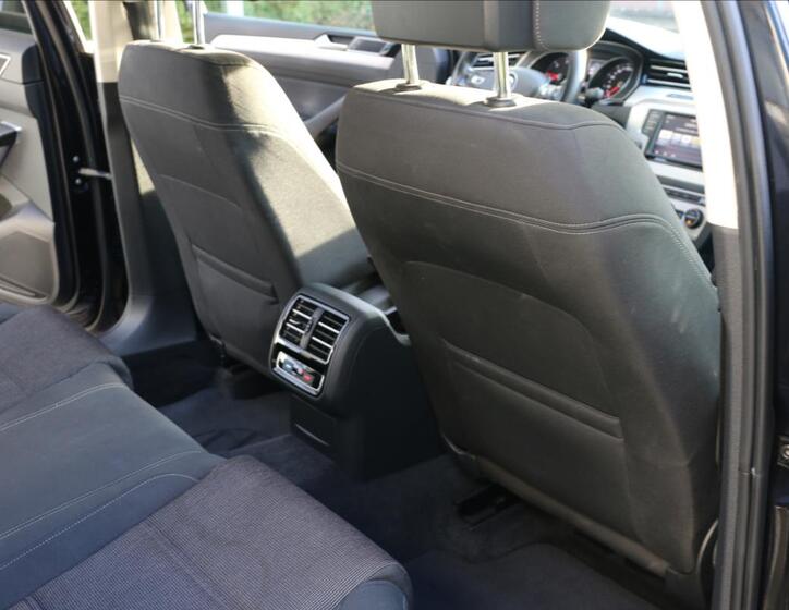 Volkswagen Passat 38
