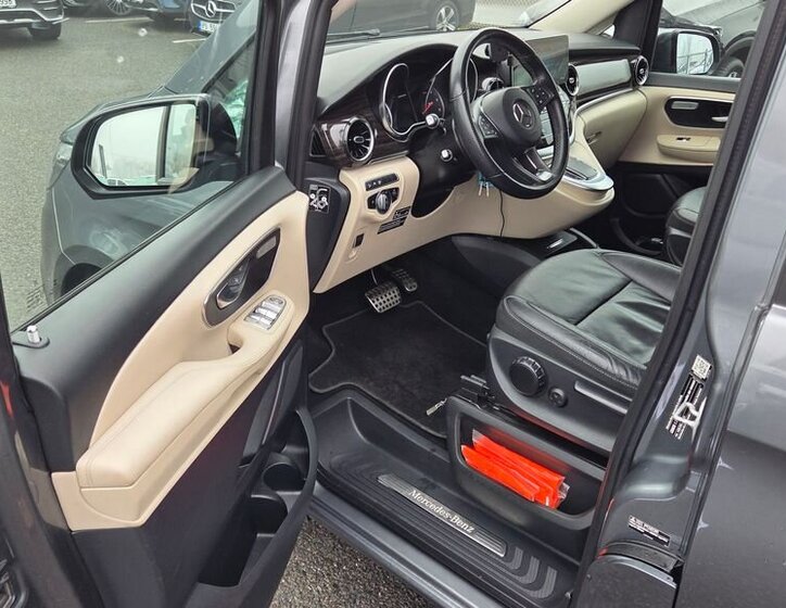 Mercedes-Benz Třídy V 9