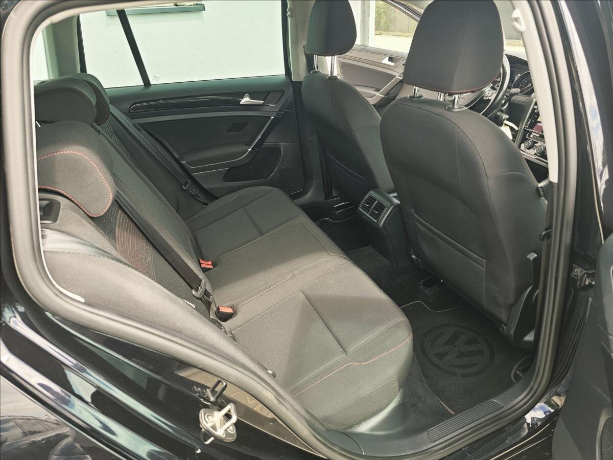 Volkswagen Golf Kombi 2,0 l 110 kw