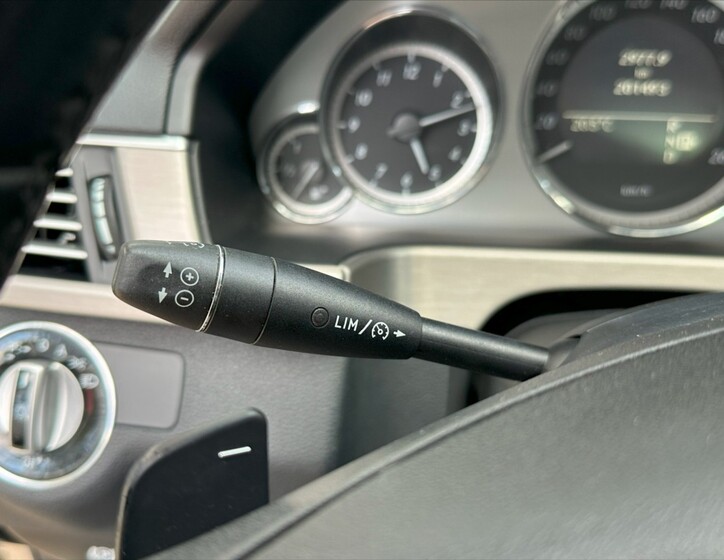 Mercedes-Benz Třídy E 25