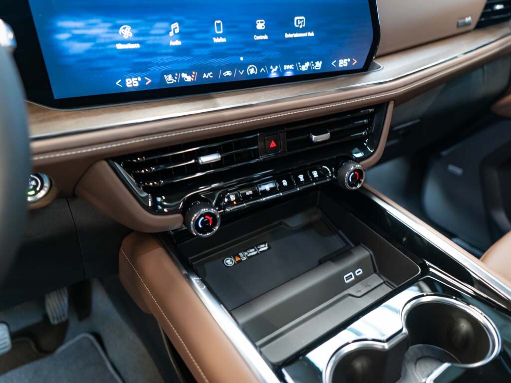 Chevrolet Suburban SUV / Terénní 6,2 l 313 kw