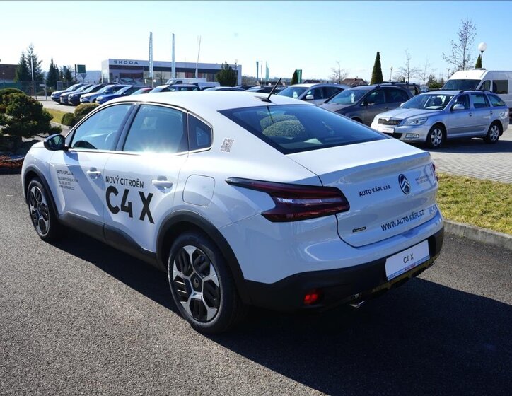 Citroën C4 X Sedan / Limuzína 1,2 l 96 kw