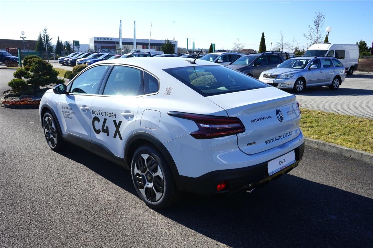 Citroën C4 X Sedan / Limuzína 1,2 l 96 kw