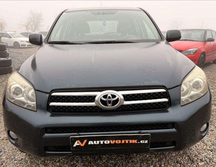 Toyota RAV4 2