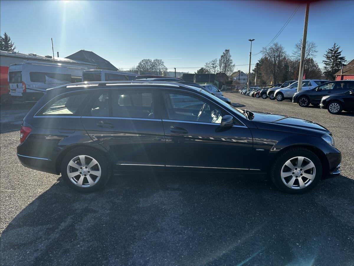 Mercedes-Benz Třídy C Kombi 2,1 l 100 kw