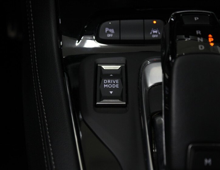 Opel Grandland SUV / Terénní 1,2 l 96 kw