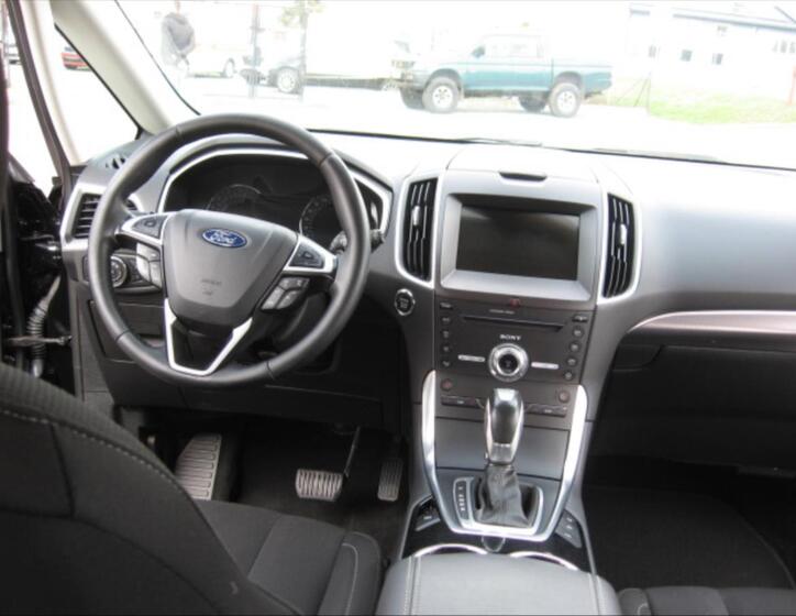 Ford S-MAX 11