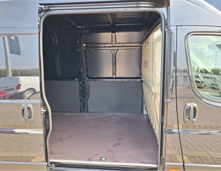 Peugeot Boxer Skříň 2,2 l 132 kw