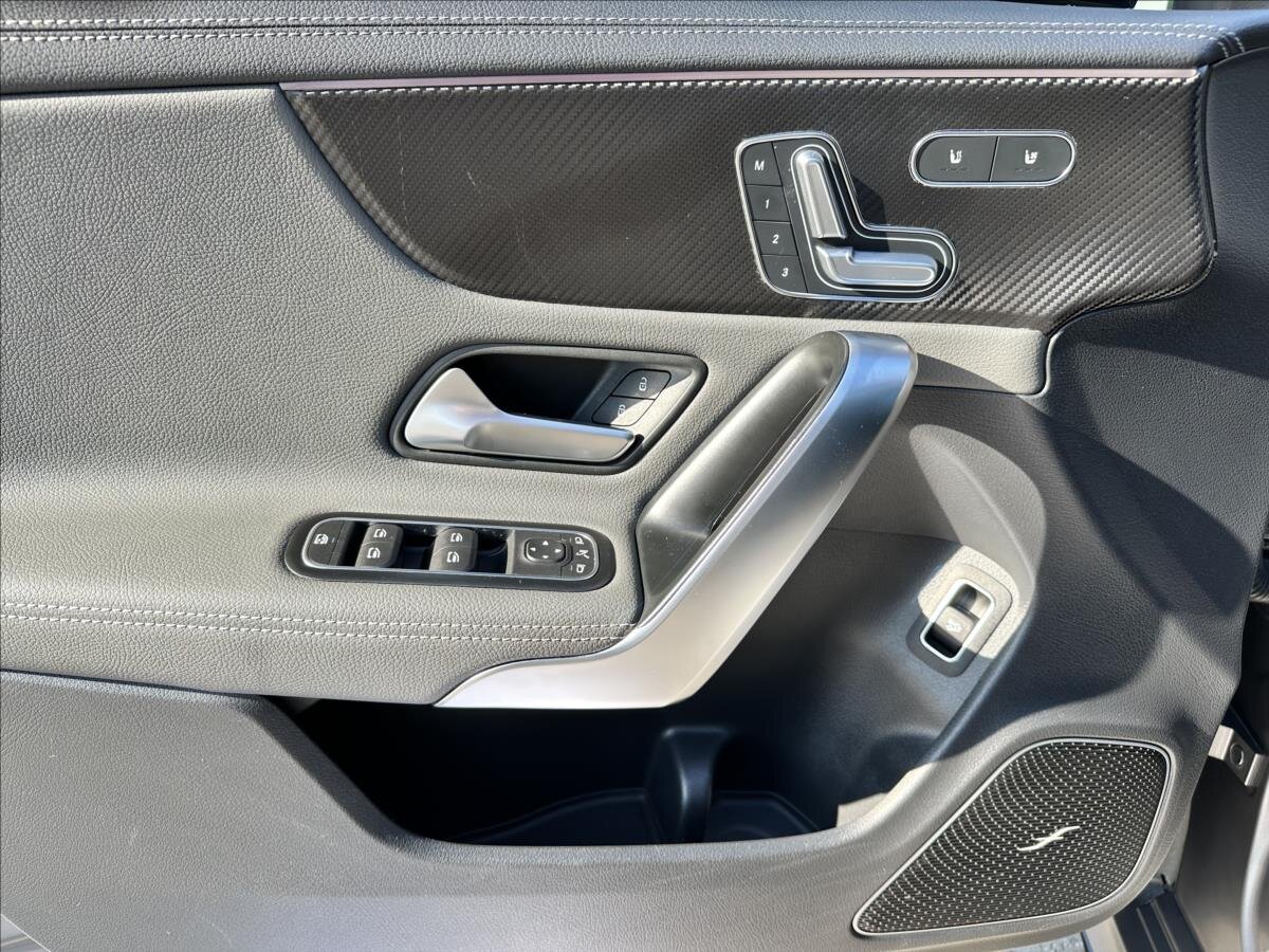 Mercedes-Benz CLA Kupé 2,0 l 310 kw