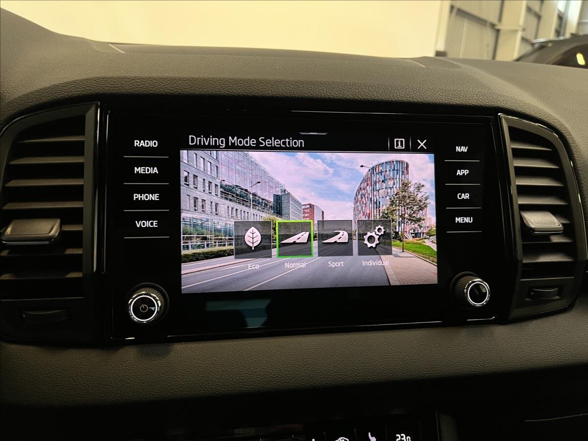 Škoda Karoq SUV 1,5 l 110 kw