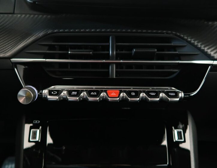 Peugeot 2008 SUV 1,2 l 74 kw