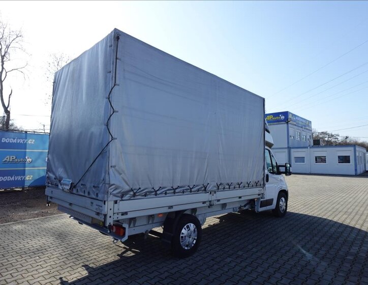 Peugeot Boxer Valník 2,2 l 121 kw