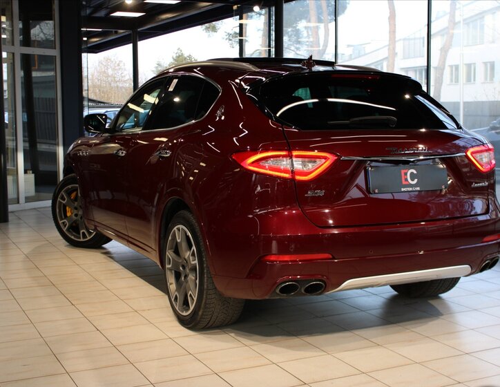 Maserati Levante SUV / Terénní 3,0 l 316 kw