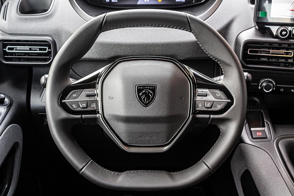 Peugeot Rifter MPV 1,5 l 96 kw