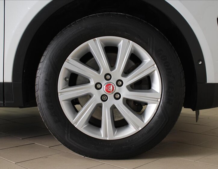 Jaguar E-Pace SUV 2,0 l 183 kw