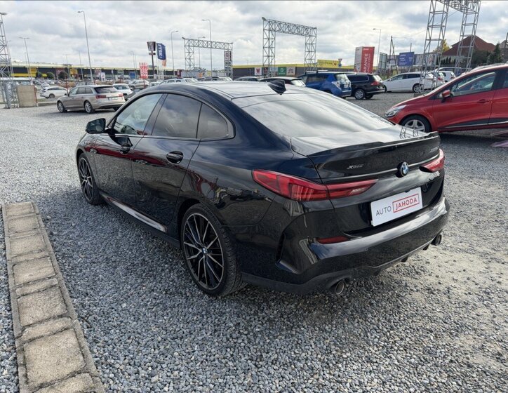 BMW Řada 2 8
