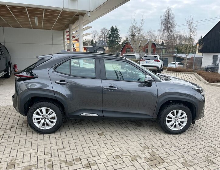 Toyota Yaris Cross SUV / Terénní 1,5 l 68 kw