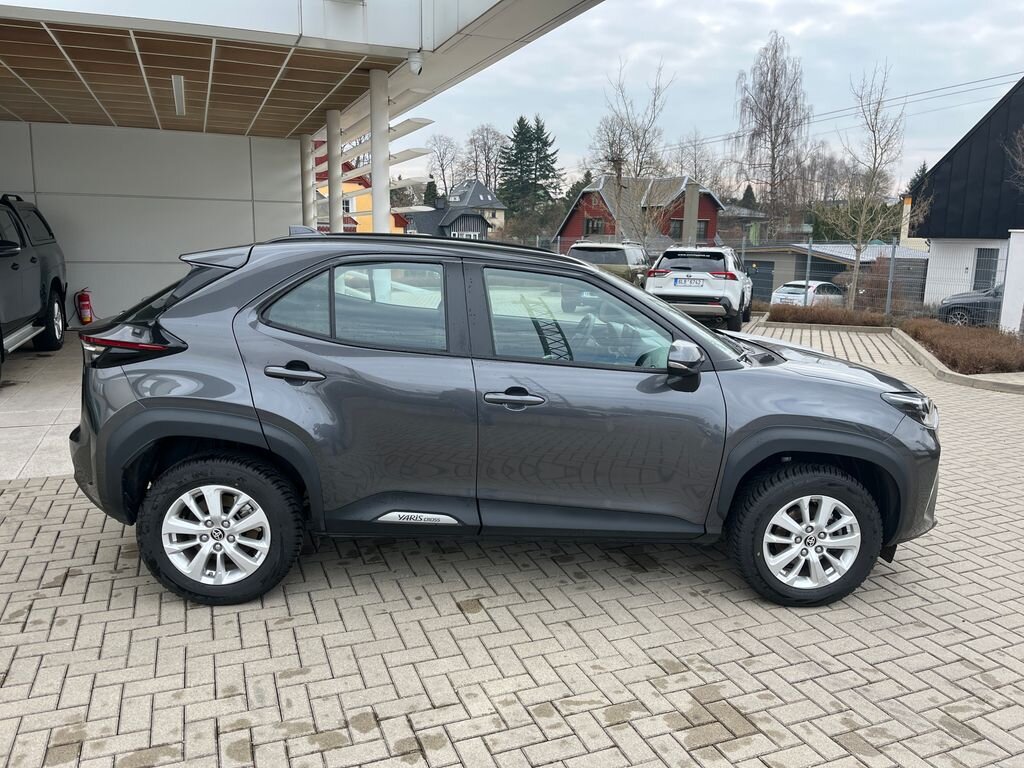 Toyota Yaris Cross SUV / Terénní 1,5 l 68 kw