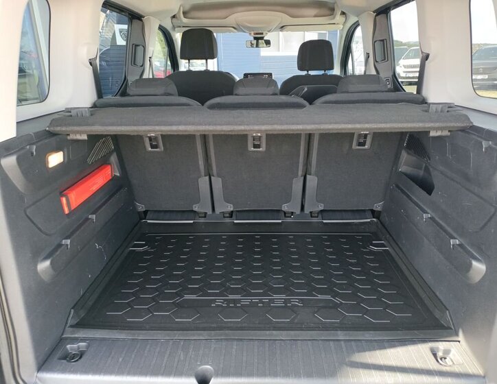 Peugeot Rifter MPV 1,5 l 75 kw