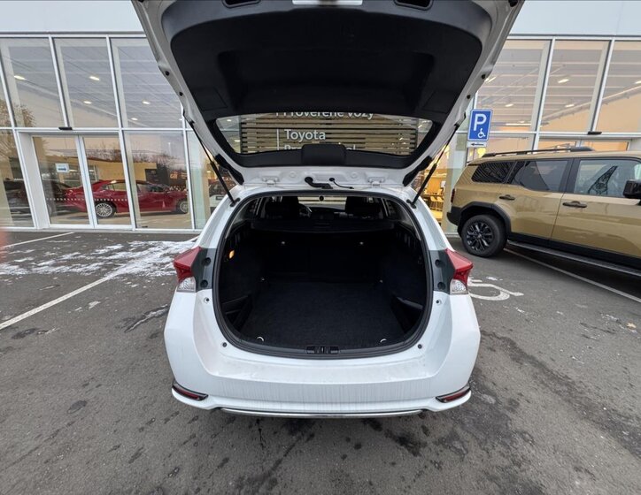 Toyota Auris Kombi 1,6 l 97 kw