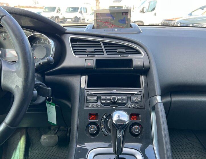 Peugeot 3008 MPV 2,0 l 120 kw