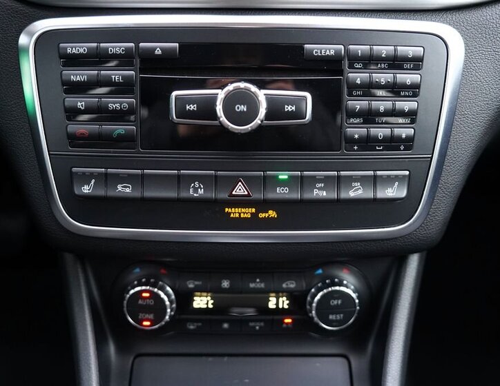 Mercedes-Benz GLA 32