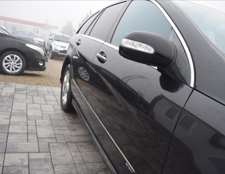 Mercedes-Benz Třídy R Kombi 3,0 l 140 kw