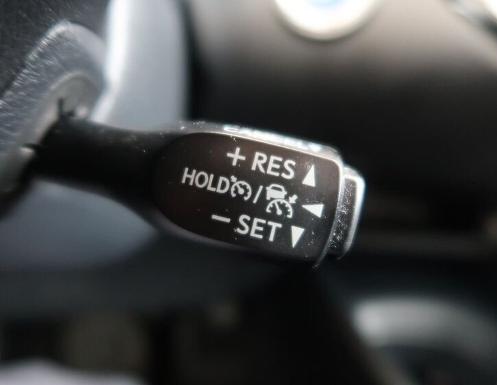 Toyota C-HR SUV 1,8 l 72 kw