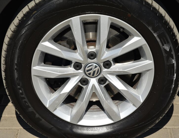 Volkswagen Passat Kombi 1,6 l 88 kw