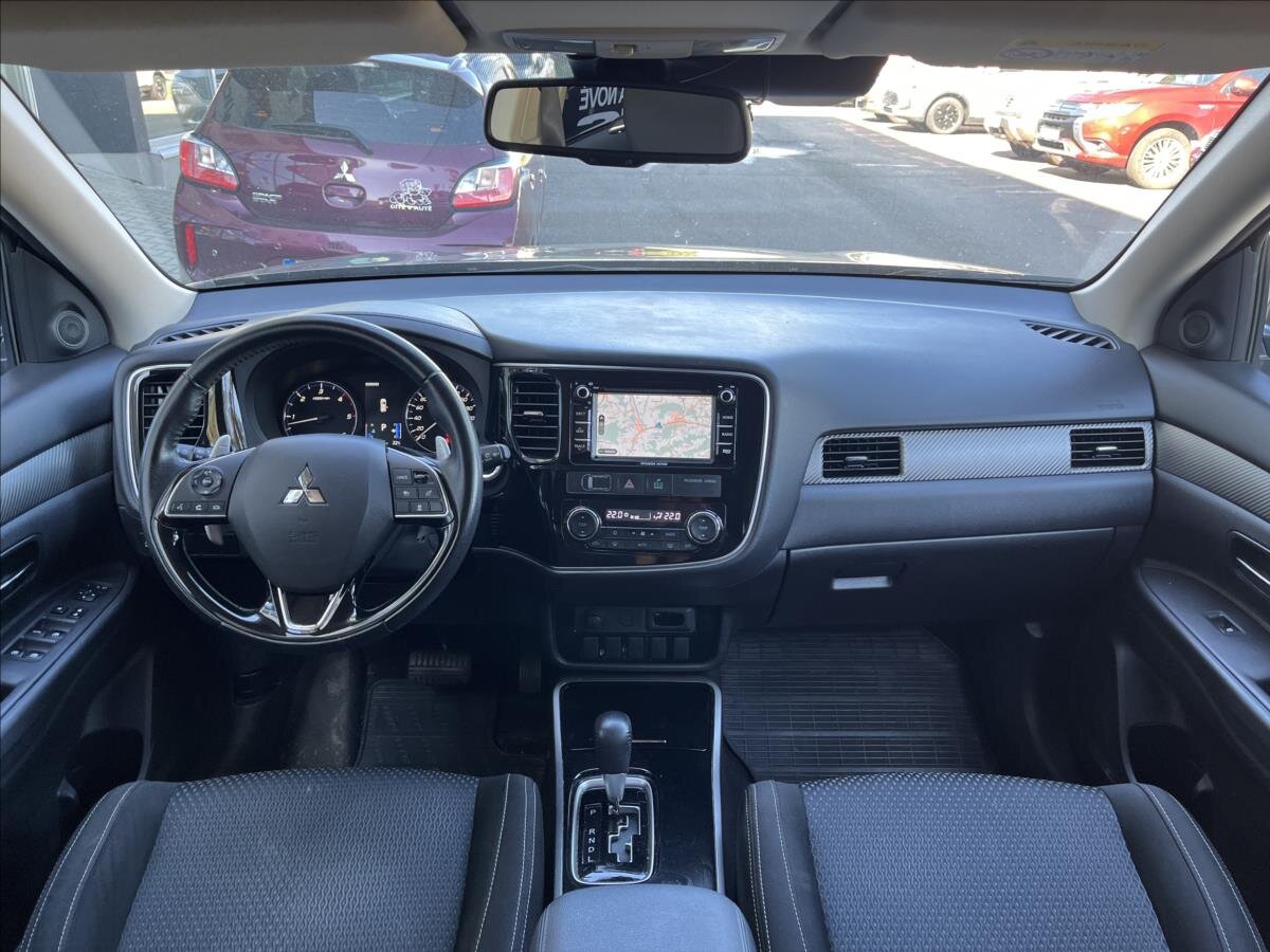 Mitsubishi Outlander SUV / Terénní 2,3 l 110 kw
