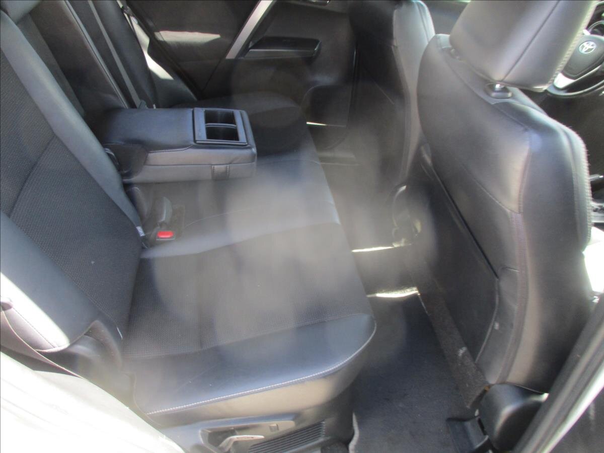 Toyota RAV4 SUV 2,5 l 145 kw