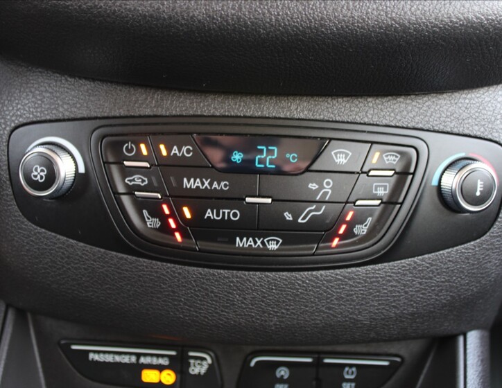 Ford Tourneo Courier 12