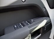 Land Rover Defender SUV / Terénní 3,0 l 147 kw
