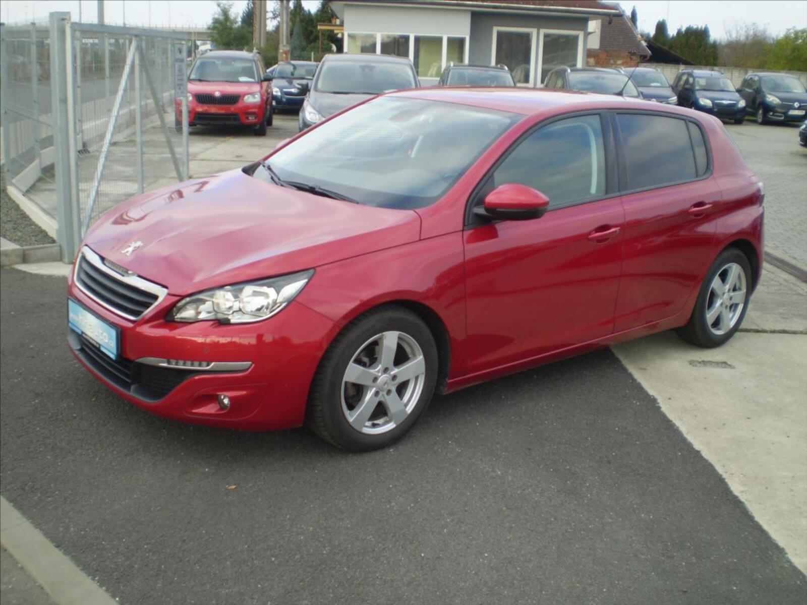 Peugeot 308 Hatchback 1,2 l 96 kw