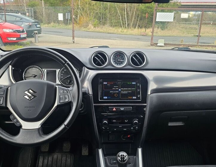 Suzuki Vitara SUV / Terénní 1,6 l 88 kw