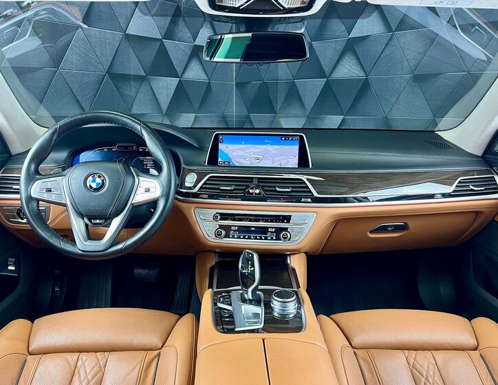 BMW Řada 7 Sedan / Limuzína 3,0 l 250 kw