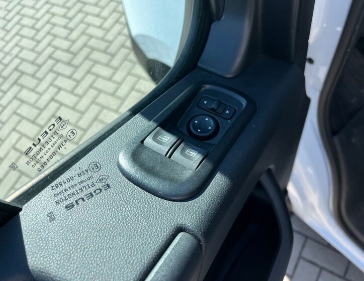 Nissan Interstar Skříň 2,3 l 100 kw