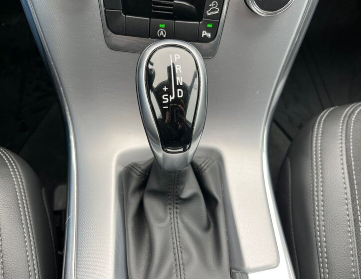 Volvo XC60 SUV 2,4 l 140 kw