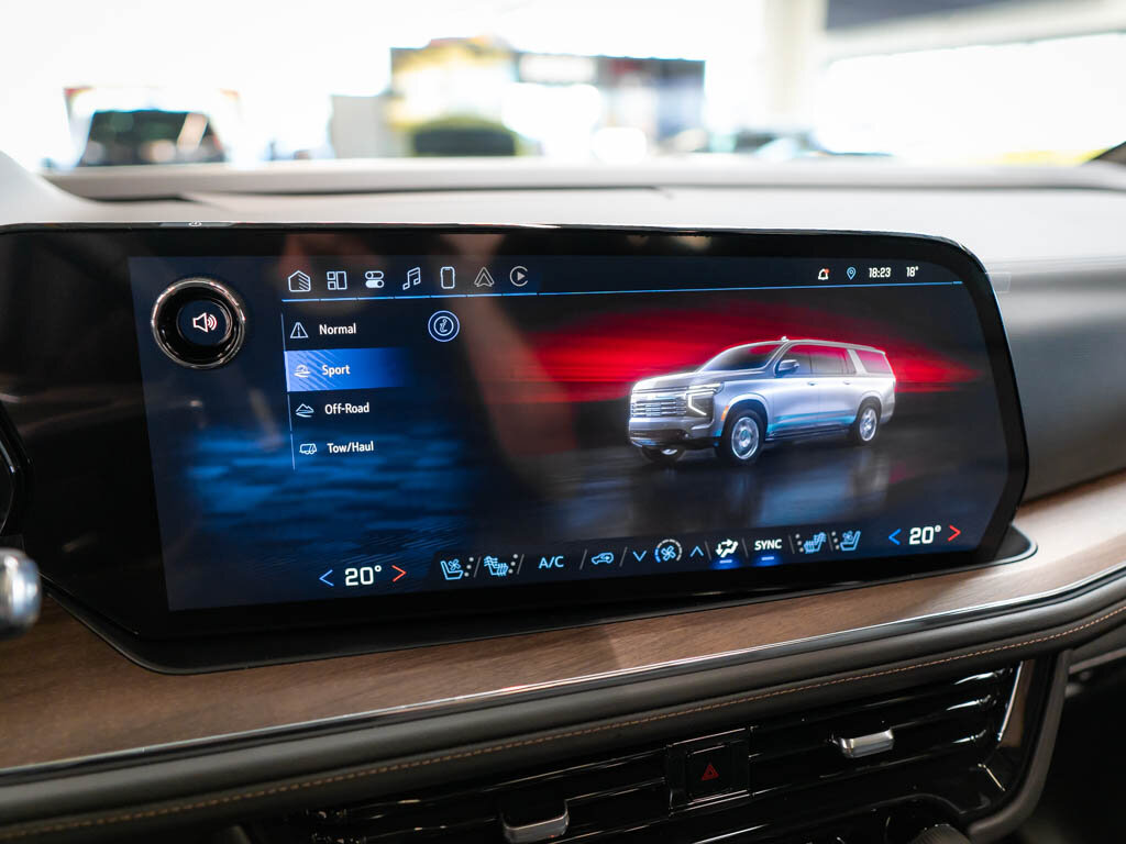 Chevrolet Suburban SUV 6,2 l 313 kw